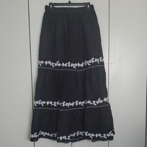 *NWT* Laffaire Black and White Embroidered Women's Skirt